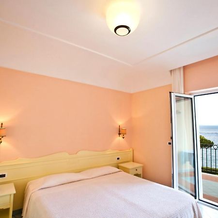 Hotel Terme Alexander Искья Экстерьер фото