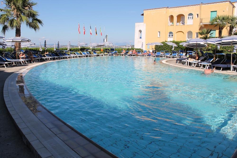 Hotel Terme Alexander Искья Экстерьер фото