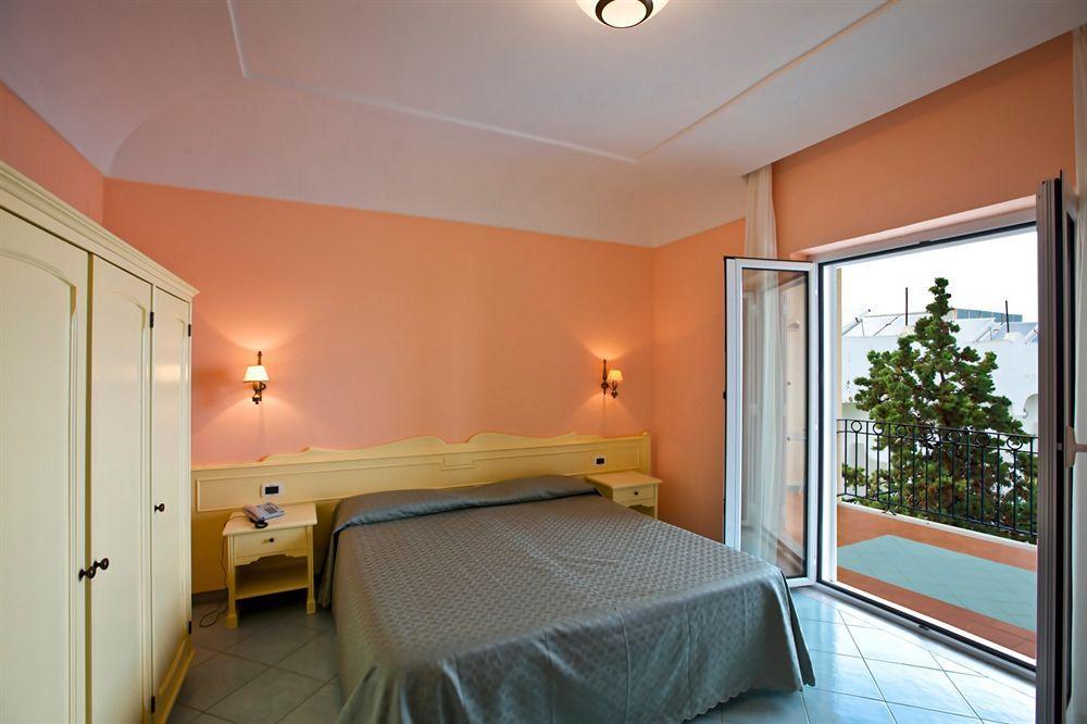 Hotel Terme Alexander Искья Экстерьер фото
