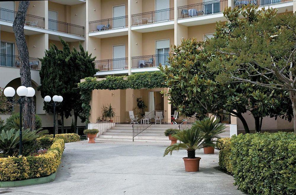 Hotel Terme Alexander Искья Экстерьер фото