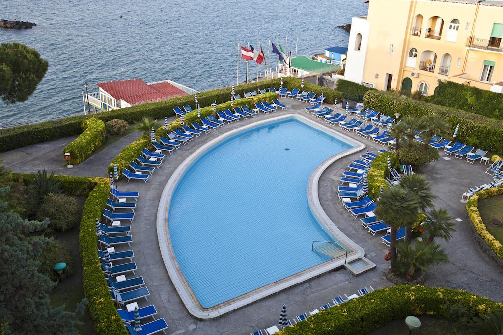 Hotel Terme Alexander Искья Экстерьер фото